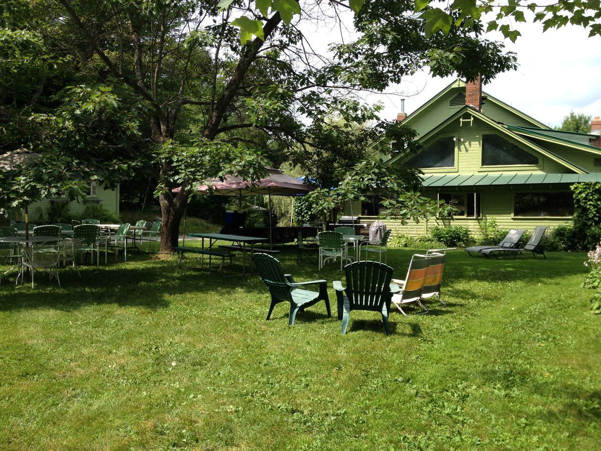 The Woods Lodge Northfield Center Exterior foto